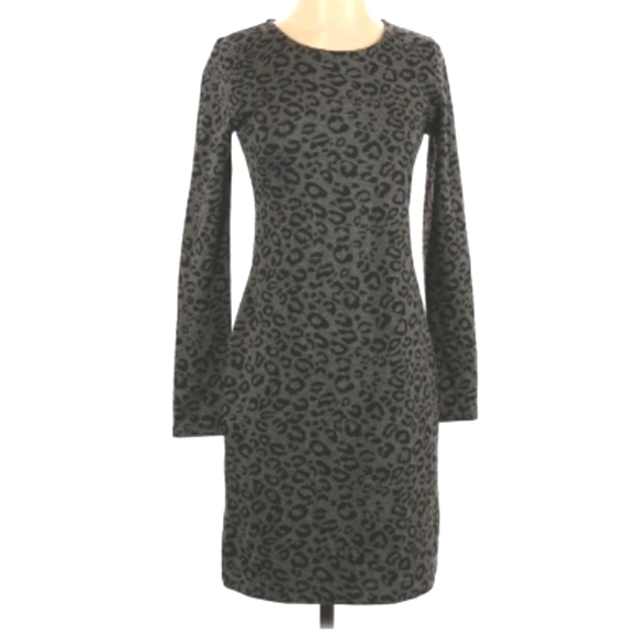 Banana Republic Dresses & Skirts - Banana Republic Gray Leopard Print Sweater Dress